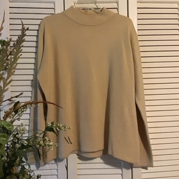 NWT Sweater Top (1X) - Picture 4 of 4